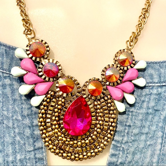 Women’s Color Chunky Statement Necklace - Picture 2 of 4